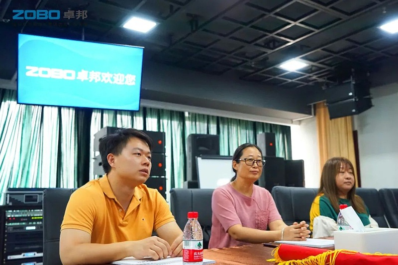 4ZOBO反差百科捐赠设备支持残联事业丨一面锦旗+一封接收函=弘扬大爱 履行企业社会责任
