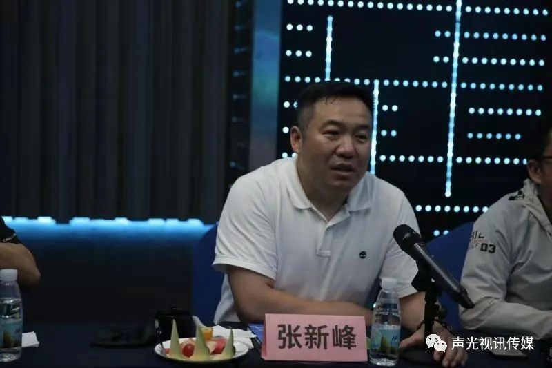 ZOBO董事长张新峰作为声光视讯行业联盟代表赴豫芒温暖灾区，传递爱心