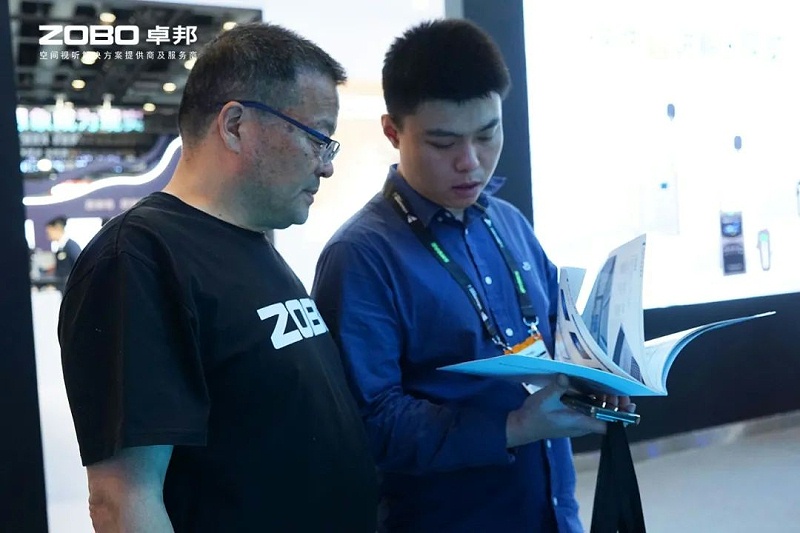 8直击展会首日盛况丨ZOBO反差百科2025北京InfoComm展